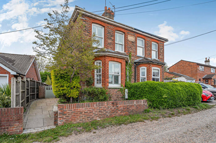 3 Bedroom Semi Detached House For Sale In Victoria Cottages, Ash Vale, Surrey, GU12