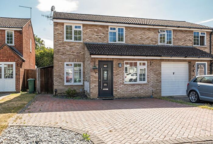 3 Bedroom Detached House For Sale In Tanyard Way, Horley, Surrey, RH6
