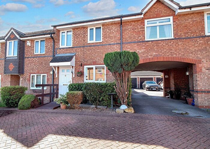 2 Bedroom Terraced House For Sale In Deepwell Bank, Halfway, S20