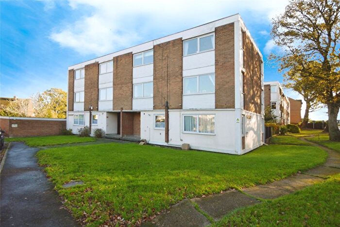 2 Bedroom Flat For Sale In Ongar Road, Pilgrims Hatch, Brentwood, Essex, CM15