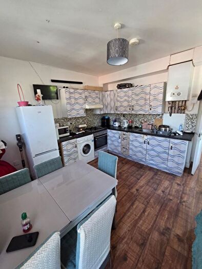 2 Bedroom Flat To Rent In Higham Hill Road, London, E17