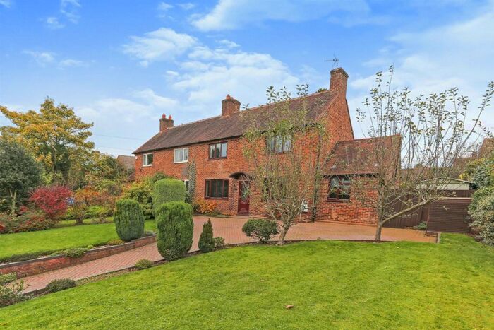 4 Bedroom Semi-Detached House For Sale In Maxstoke Lane, Meriden, Coventry, CV7