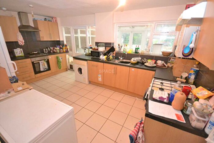 7 Bedroom Terraced House To Rent In Bulmershe Road, Reading, Berkshire, RG1