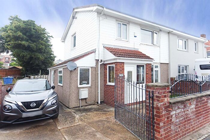 3 Bedroom Semi-Detached House For Sale In Oak Road, Peterlee, SR8