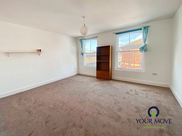2 Bedroom Flat To Rent In King Street, Ramsgate, Kent, CT11