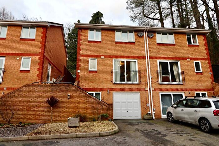 3 Bedroom Town House For Sale In High Meadow, Abercarn, NP11