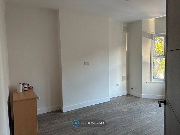 2 Bedroom Flat To Rent In Bulstrode Road, Hounslow, TW3