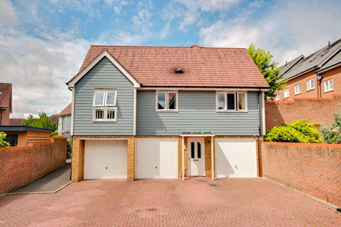 2 Bedroom Flat For Sale In Funnell Drive, Haywards Heath, RH17