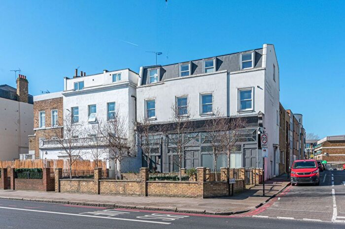 2 Bedroom Flat To Rent In Brixton Road, Brixton, London, SW9