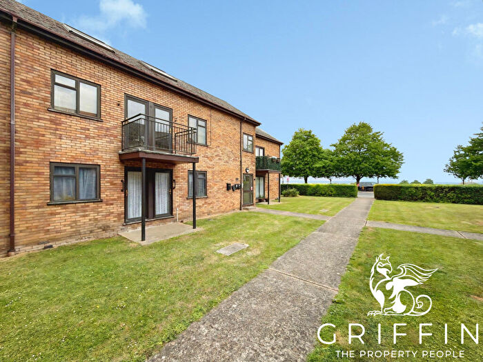 2 Bedroom Apartment To Rent In The Everglades, London Road Hadleigh, Benfleet, SS7