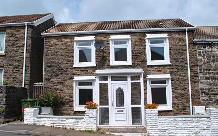 4 Bedroom End Of Terrace House To Rent In Heolddu Road, Bargoed, CF81