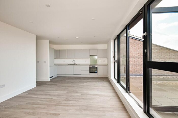 2 Bedroom Flat To Rent In Medway Street Chatham, ME4