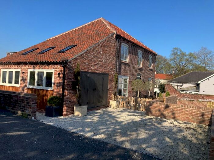 3 Bedroom Barn To Rent In Worksop Road, Blyth, S81