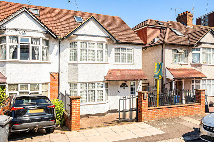 5 Bedroom Semi-Detached House For Sale In Aprey Gardens, Hendon, London, NW4