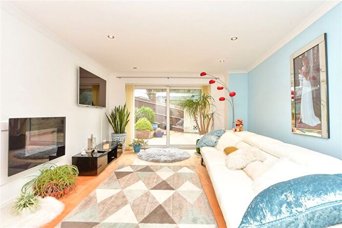 2 Bedroom Detached Bungalow For Sale In Earl Close, Walderslade, Chatham, Kent, ME5