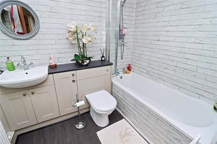 2 Bedroom Flat For Sale In Cleveland Road, Sunderland, Tyne And Wear, SR4