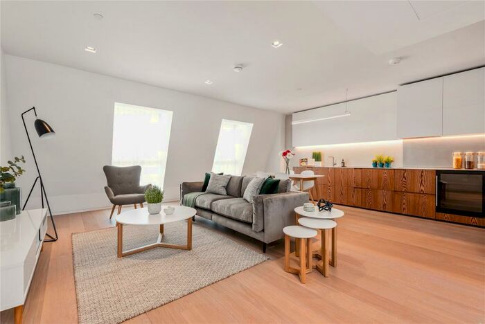 1 Bedroom Apartment To Rent In Abernethy House, Bartholomew Close, London, EC1A