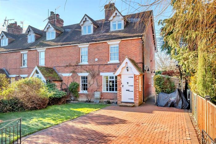 4 Bedroom End Of Terrace House For Sale In Starr Cottages, Collier Street, Tonbridge, TN12
