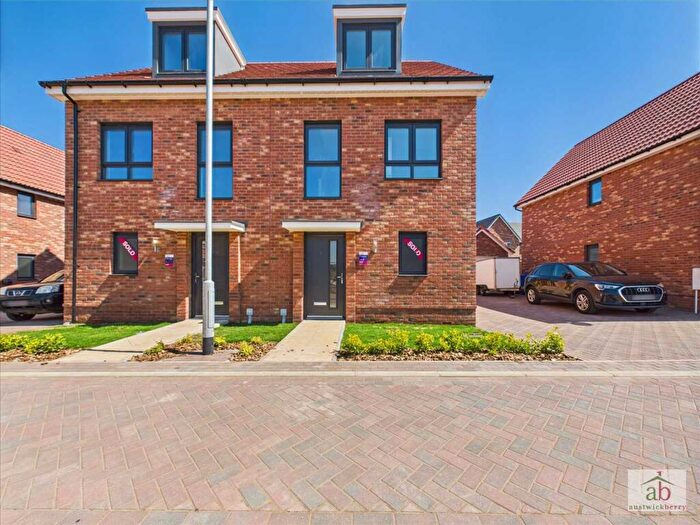 3 Bedroom Town House To Rent In Stevens Place, Martlesham, Ipswich, IP5