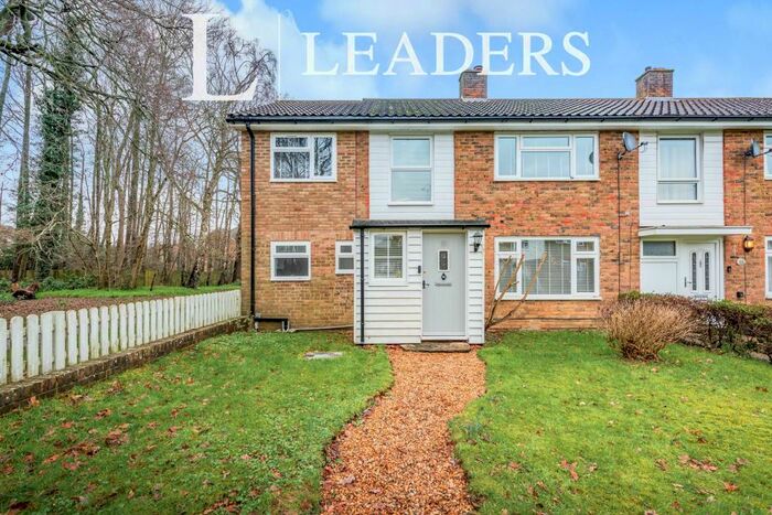 Studio To Rent In Epping Walk, Furnace Green, RH10