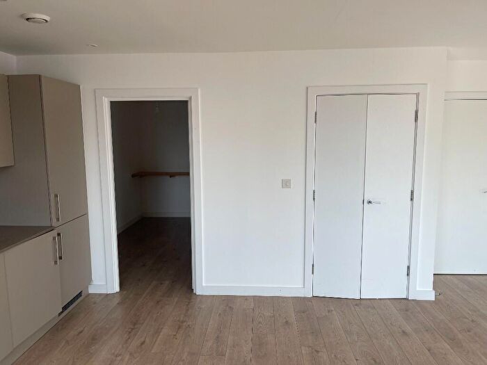 2 Bedroom Apartment To Rent In Verney Road, London, SE16