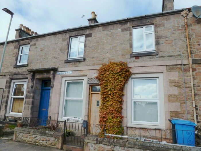2 Bedroom Flat To Rent In Charles Street, Inverness, IV2