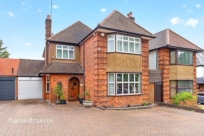4 Bedroom Detached House For Sale In Friern Barnet Lane, London, N20