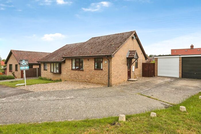 2 Bedroom Semi-Detached Bungalow For Sale In Wheatfields, Rickinghall, Diss, IP22