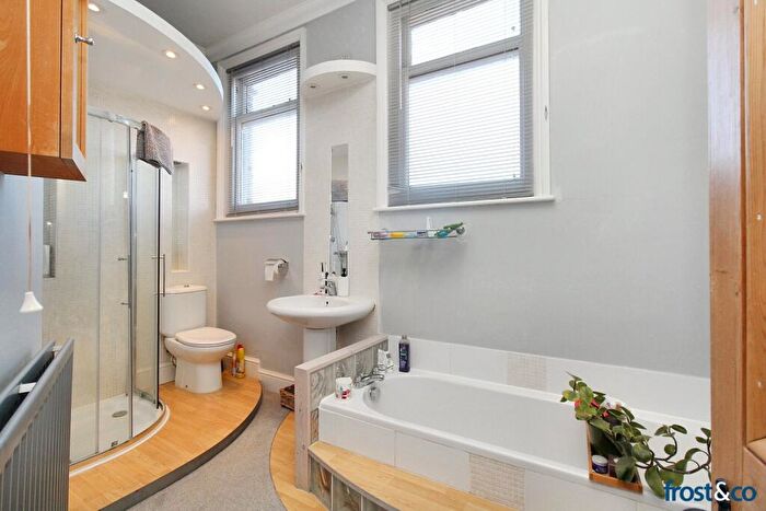 2 Bedroom Flat To Rent In Balmoral Road, Lower Parkstone, BH14