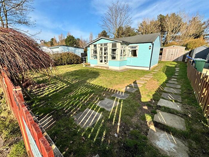 2 Bedroom Chalet For Sale In Humberston Fitties, Humberston, Grimsby, N.E. Lincs, DN36