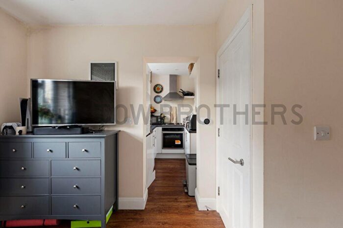 1 Bedroom Flat To Rent In Wigram Road, Wanstead, E11