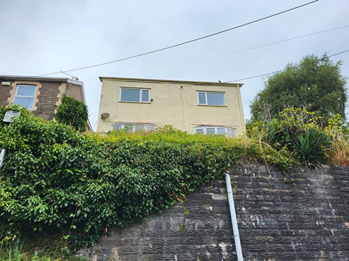 1 Bedroom Detached House To Rent In Swansea Road, Swansea, SA8