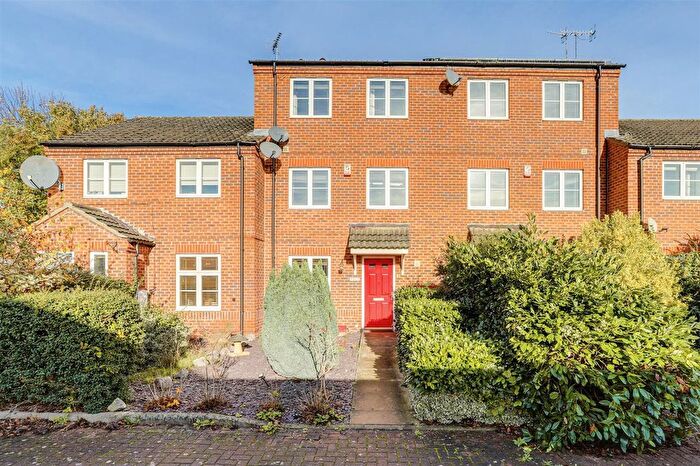 3 Bedroom Terraced House For Sale In Highbury Avenue, Nottingham, NG6