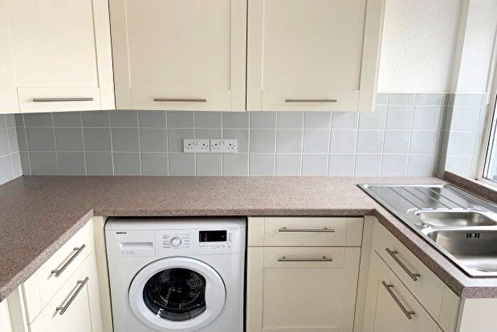 2 Bedroom Flat To Rent In Petts Wood Road, Orpington, BR5