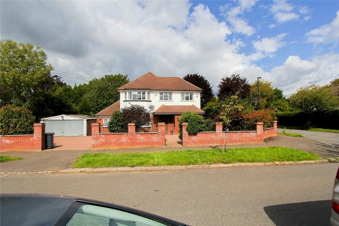 6 Bedroom Detached House To Rent In Shaw Crescent, South Croydon, CR2