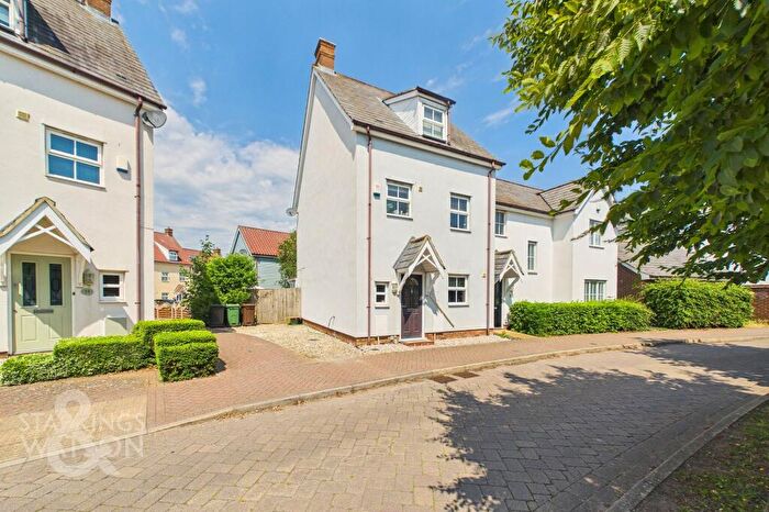 4 Bedroom Town House For Sale In Greenland Avenue, Wymondham, NR18