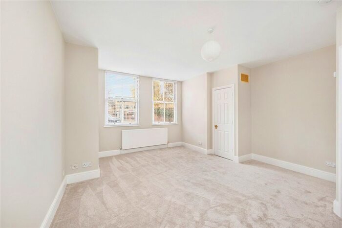 2 Bedroom Flat To Rent In Steele Road, London, W4