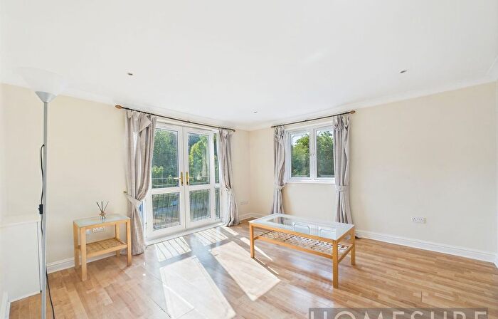 2 Bedroom Flat To Rent In Aigburth Road, Liverpool, L17
