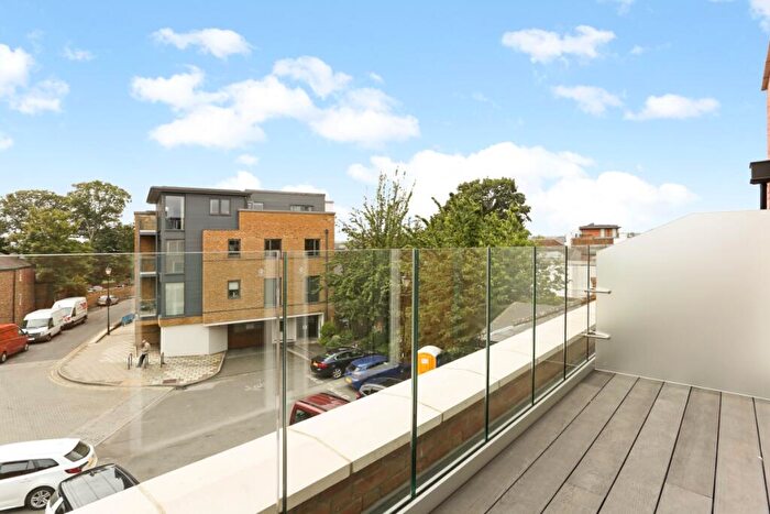 1 Bedroom Flat To Rent In Acre Passage Windsor, SL4