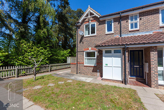 2 Bedroom Flat For Sale In Freeland Close, Norwich, NR8