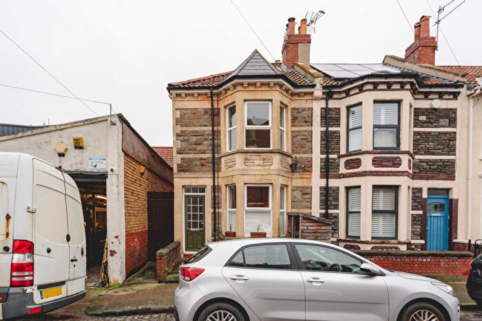 3 Bedroom End Of Terrace House For Sale In Argus Road, Bedminster, Bristol, BS3