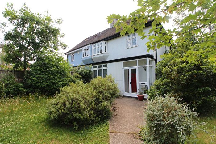 3 Bedroom Semi-Detached House To Rent In Sydenham Park, Sydenham, SE26