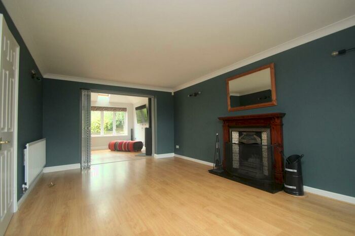 4 Bedroom Garage / Parking To Rent In St. Georges Avenue, Harrogate, North Yorkshire, HG2