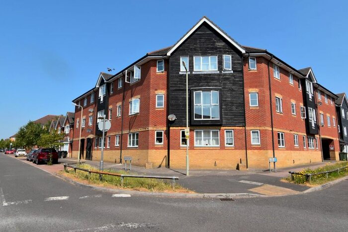 2 Bedroom Flat To Rent In Kings Prospect, Ashford, TN24