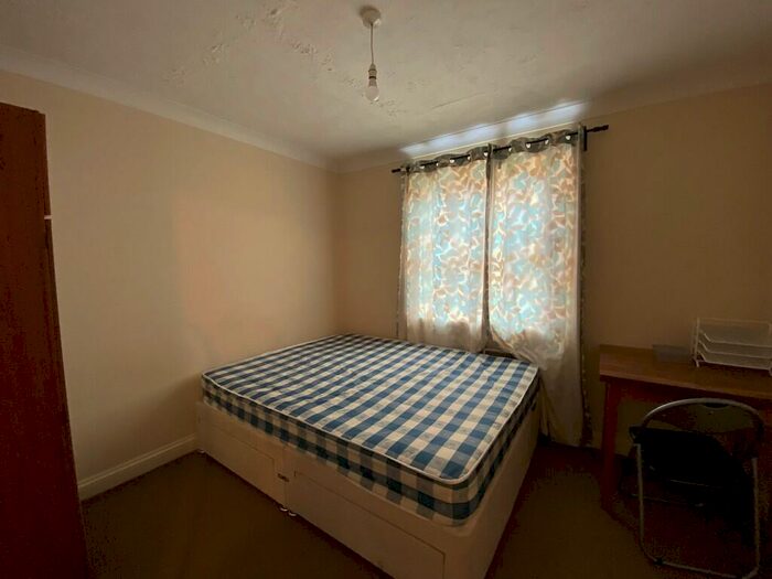 2 Bedroom Flat To Rent In Bowden Lane, Mill Court, SO17