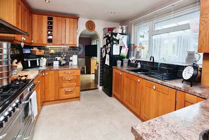 3 Bedroom Bungalow For Sale In Elgin Close, Fareham, Hampshire, PO15