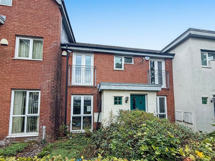 3 Bedroom Town House For Sale In Lower Hadderidge, Burslem, Stoke-on-Trent, ST6