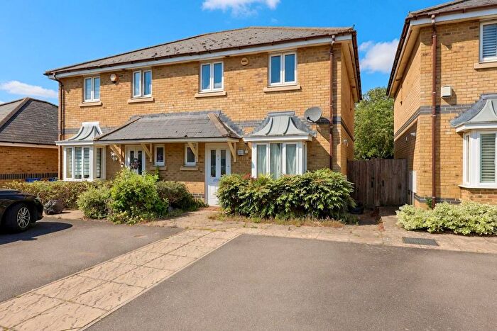 3 Bedroom Semi Detached House For Sale In Triangle Mews, West Drayton, UB7