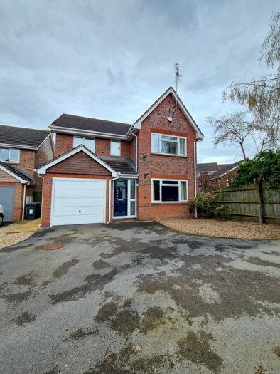 4 Bedroom Detached House To Rent In Great Grove, Abbeymead, Gloucester, GL4