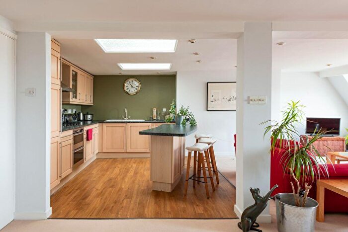 2 Bedroom Apartment For Sale In Royal York Crescent | Clifton, BS8
